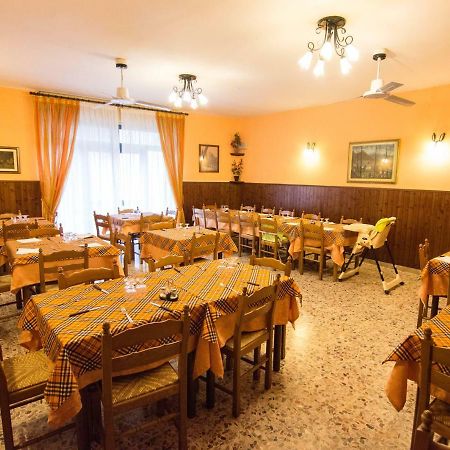 Hôtel Cantarana à Sesta Godano Extérieur photo