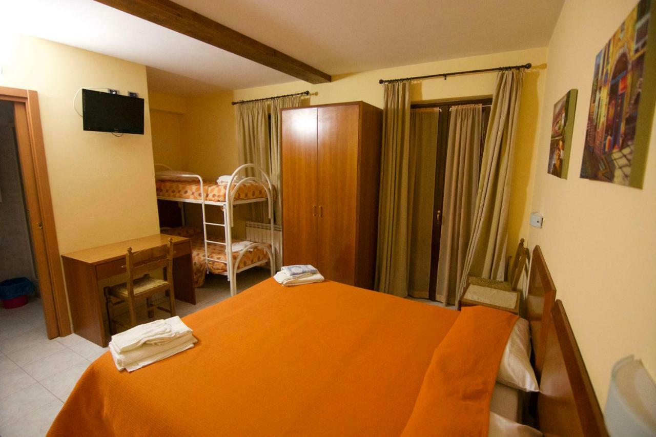 Hôtel Cantarana à Sesta Godano Extérieur photo